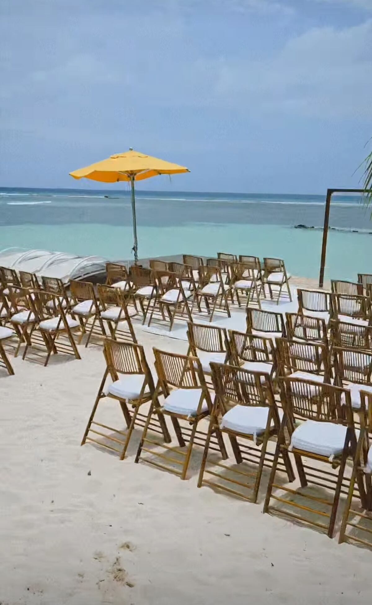 El presentador de tv, Domil Leira, y su esposa Cuqui Pretelt celebran su boda en una villa de lujo en Aruba