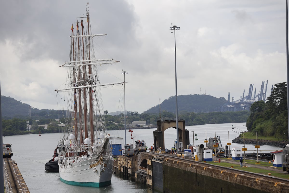 Así fue el cruce por el Canal de Panamá del buque escuela Juan Sebastián de Elcano, con la princesa Leonor a bordo