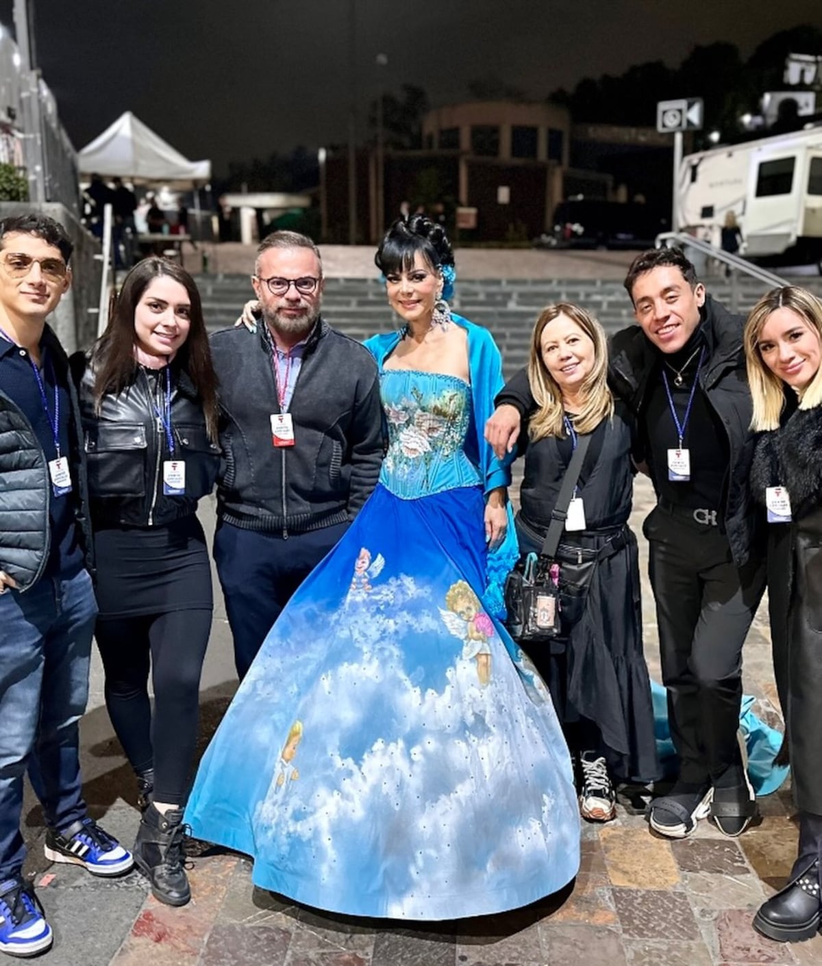 El vestido de ángeles de la cantante Maribel Guardia, en homenaje a su hijo, para cantarle la Virgen de Guadalupe en la Ciudad de México