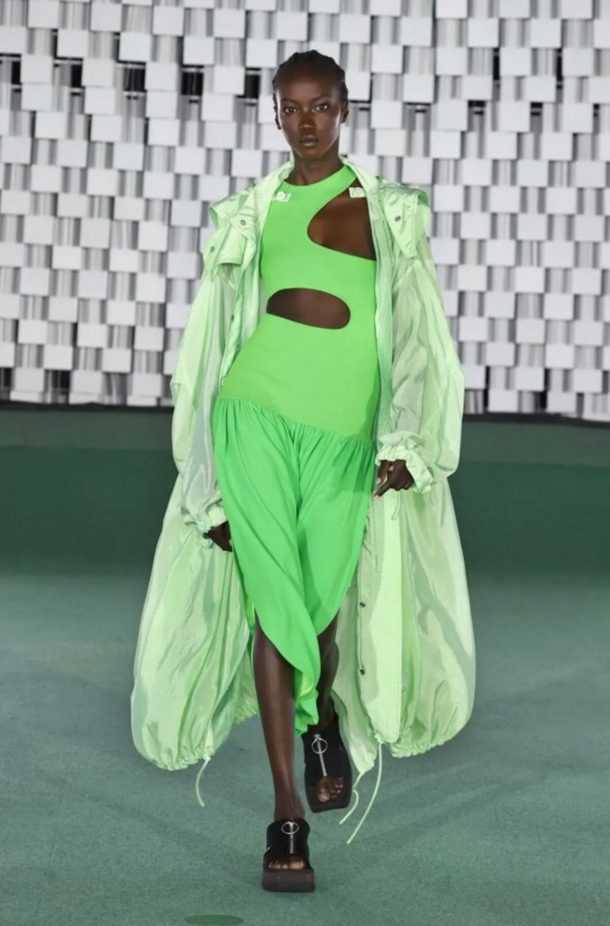 Brillo y ‘color block’: así se llevan sin fallar en el intento