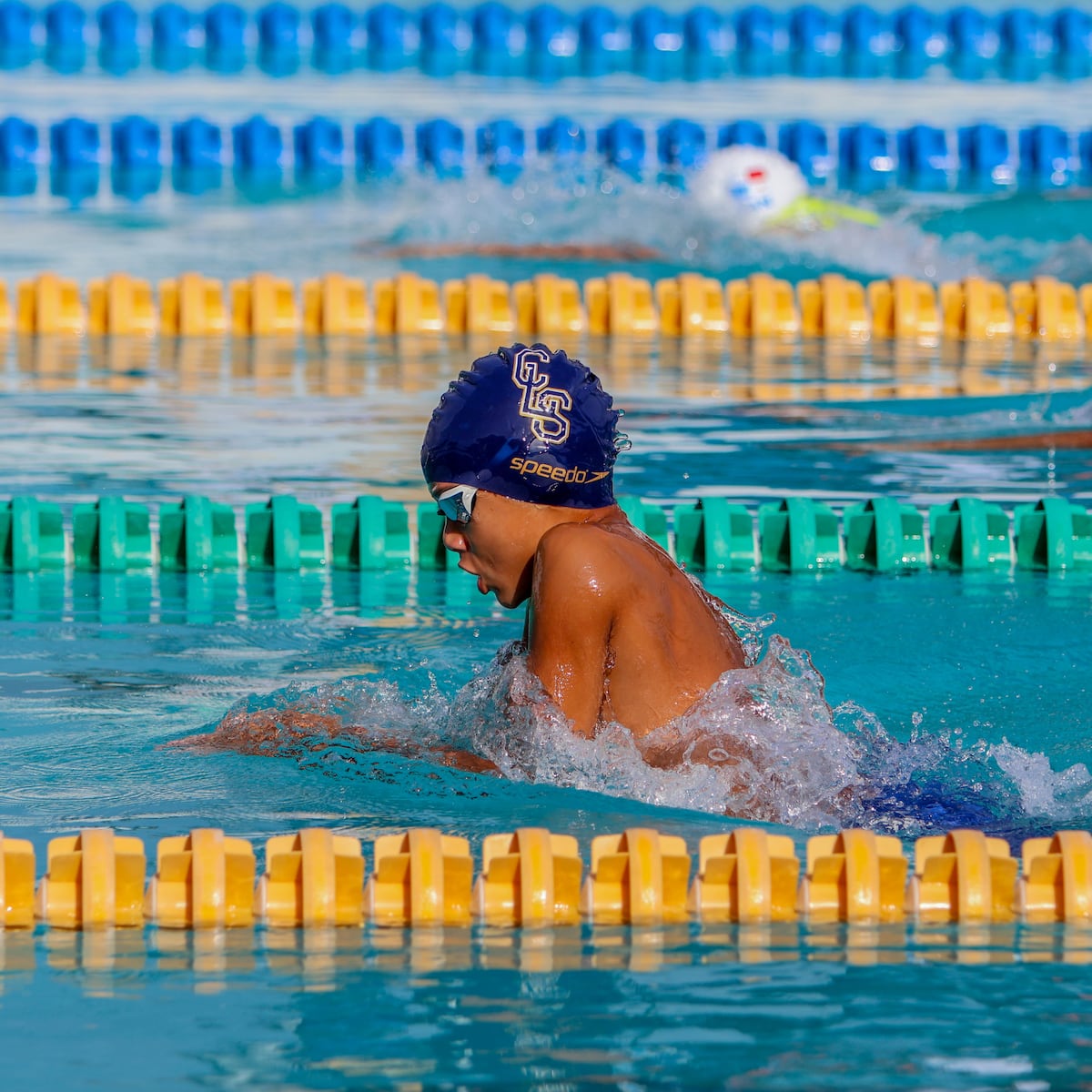 Alumno del colegio Brader se alzó con cinco medallas de oro en Campeonato Nacional Interclubes de Natación