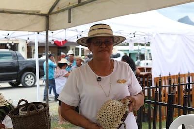 La artesana Gloria Lina Hernández y el arte de confeccionar sombreros pintaos