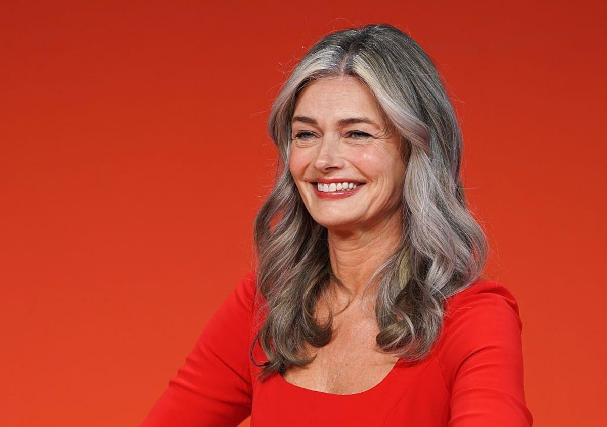 Paulina Porizkova, la supermodelo que de niña fue el rostro de una causa política y ahora sorprende apareciendo sin filtro