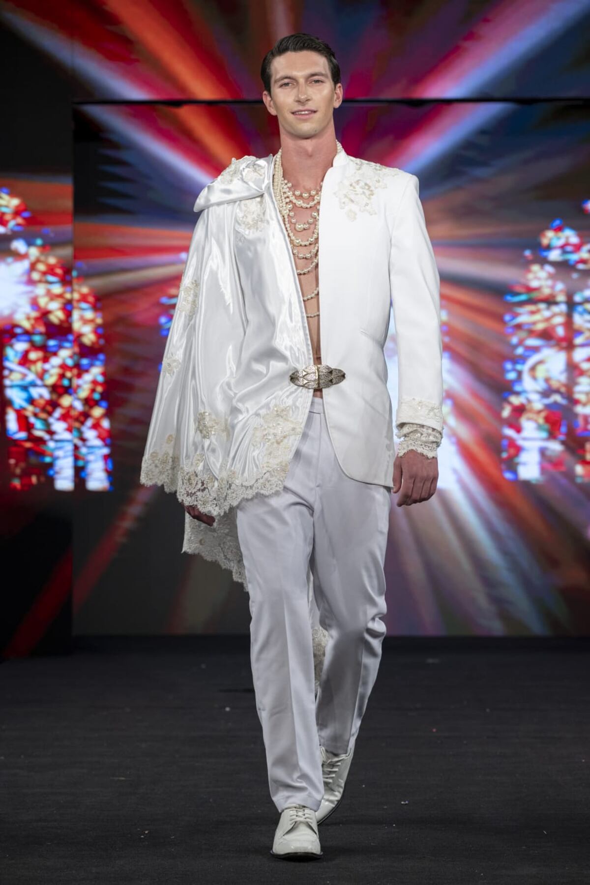 Plataforma de moda sostenible fundada por un panameño presente en Miami Swim Week 2025