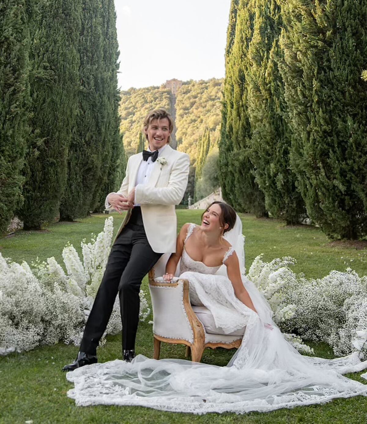 La segunda boda de Millie Bobby Brown y Jake Bongiovi en los jardines de un castillo de Italia