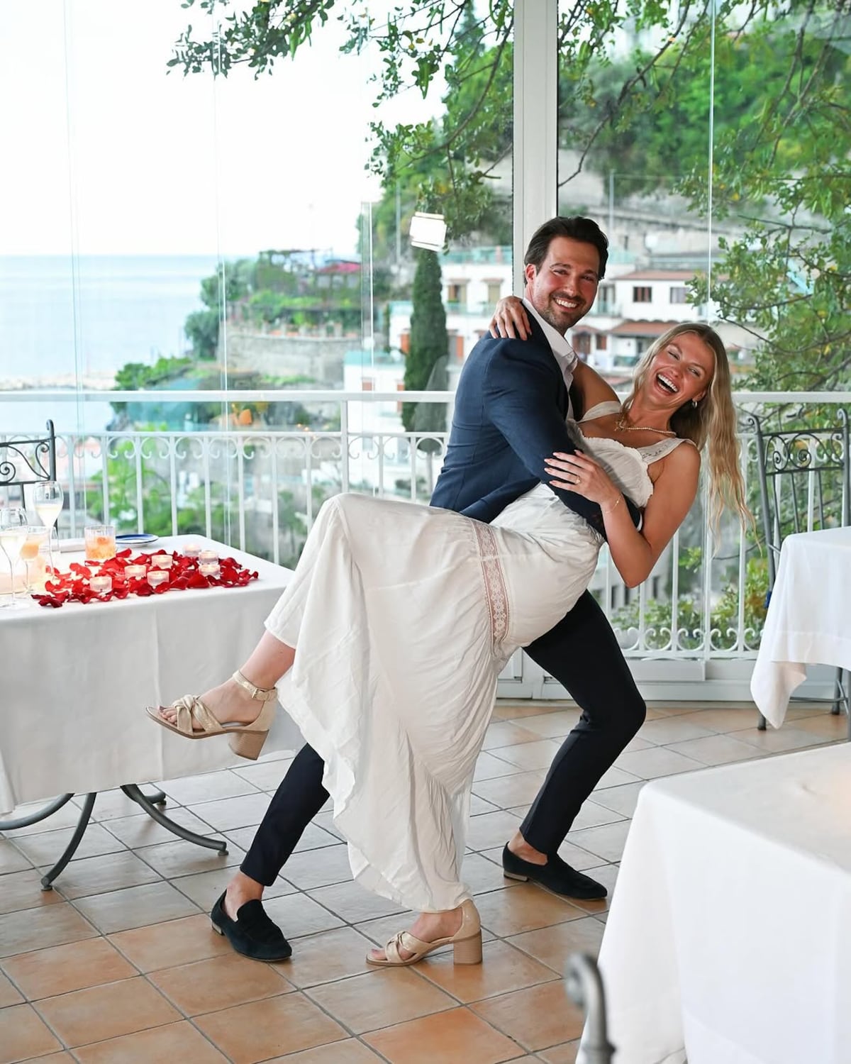 James Maslow, de Big Time Rush, le propone matrimonio a su novia Caitlin Spears en Italia