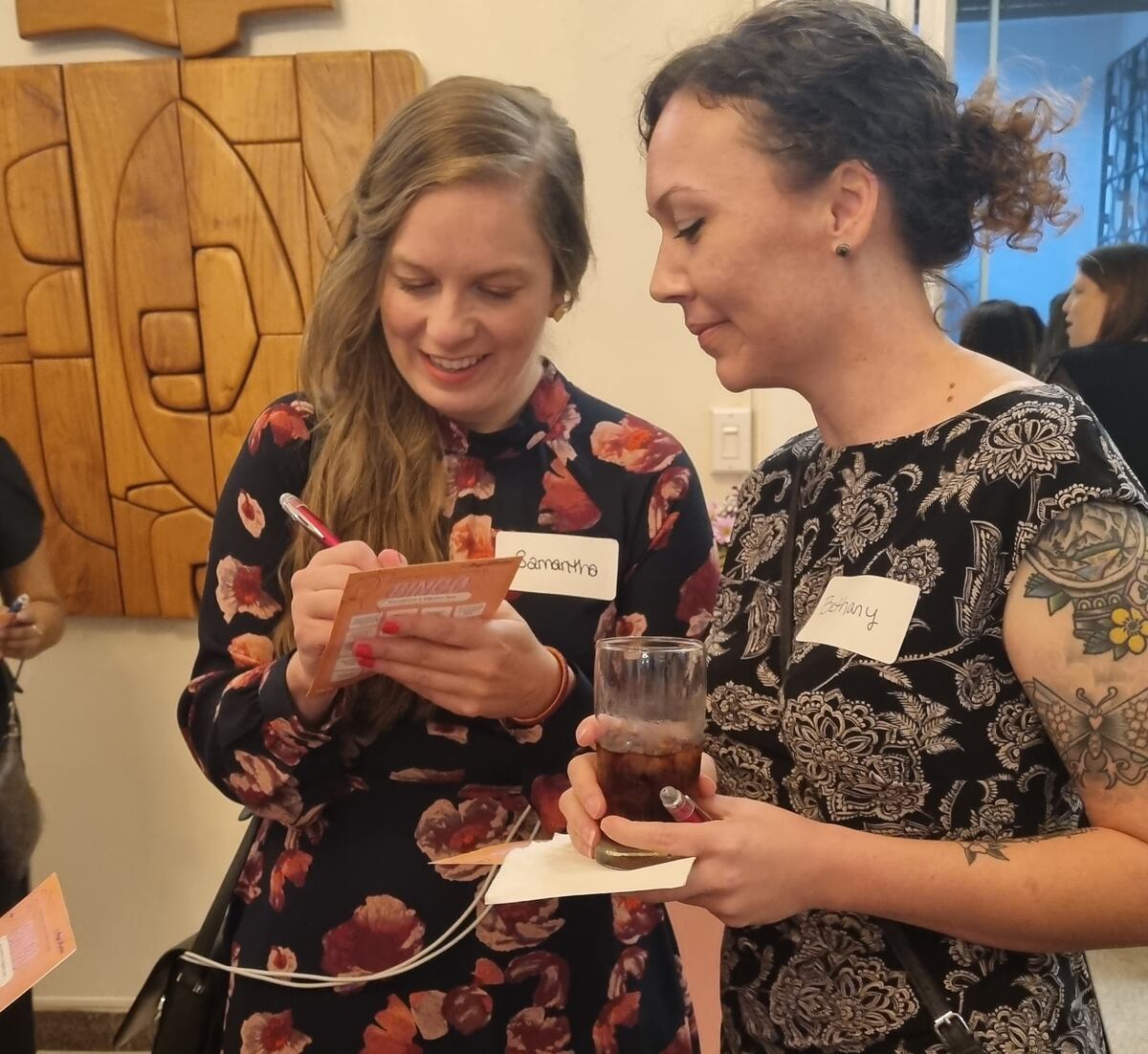 Networking entre mujeres en la residencia de la embajadora de Estados Unidos