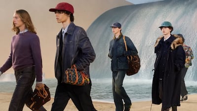 Louis Vuitton trae las olas y la brisa del mar a un caluroso París