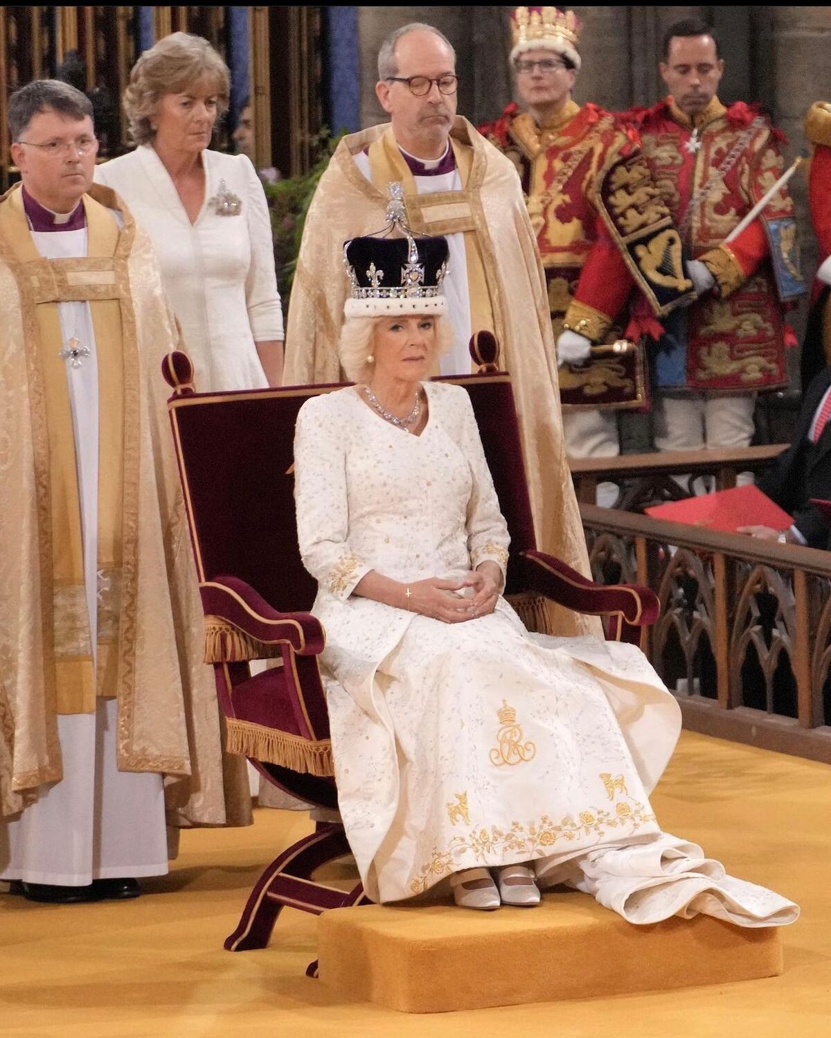 El rey Charles III es coronado, y también su esposa Camila