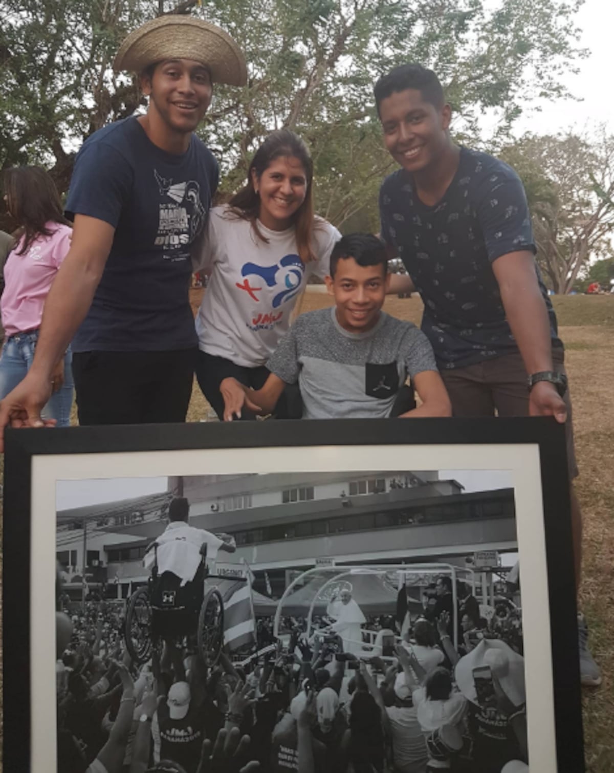 La historia detrás de la fotografía viral del joven Lucas con el papa Francisco en Panamá