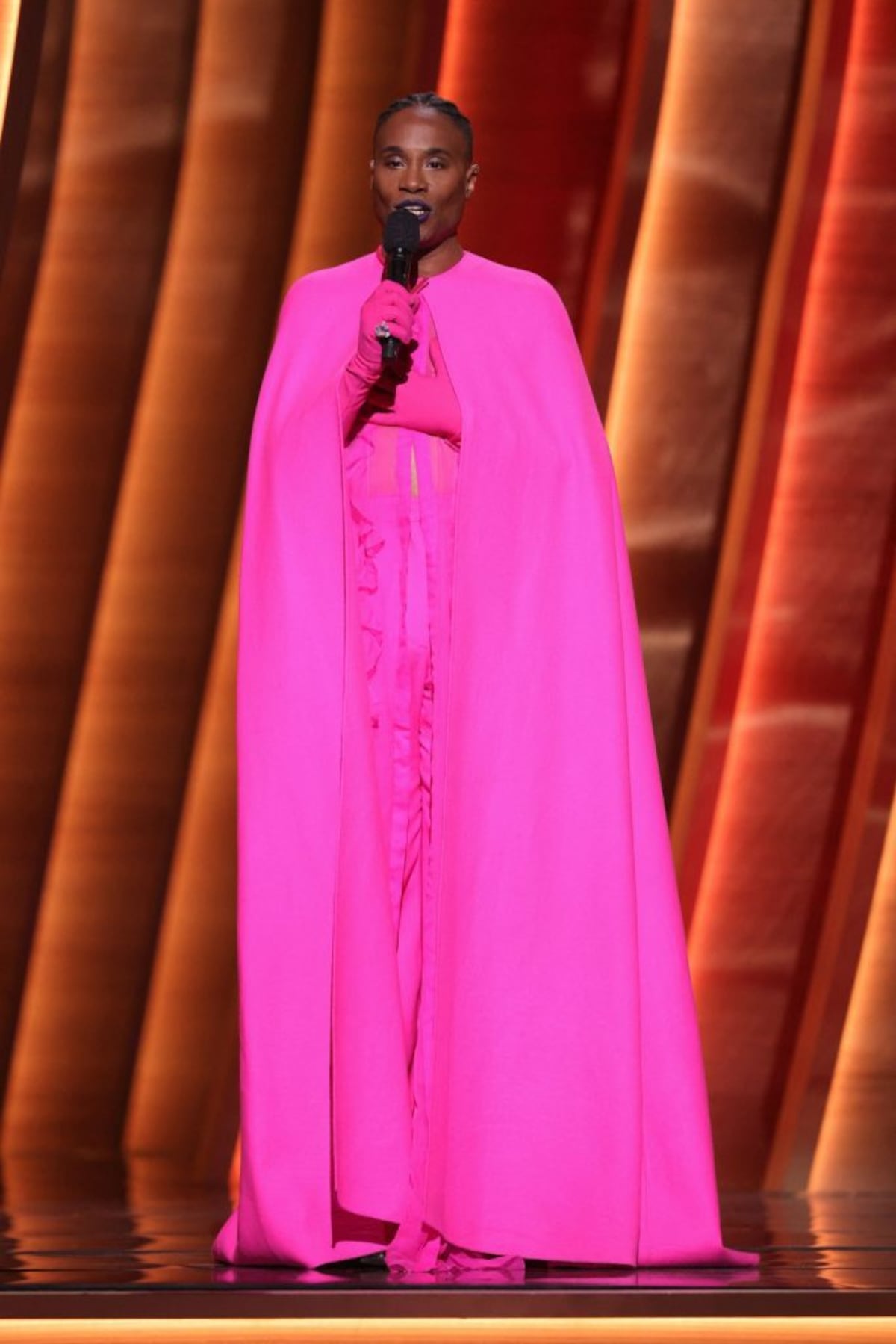 Los 8 momentos más ‘pink’ de la alfombra roja de los Grammy 2022