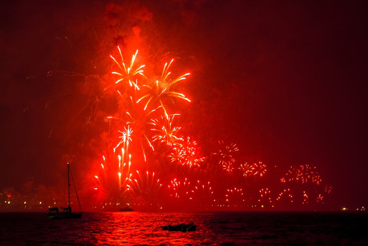 Usar panty rosa, comer lentejas, tirar un balde de agua... Tradiciones de Año Nuevo en diferentes países