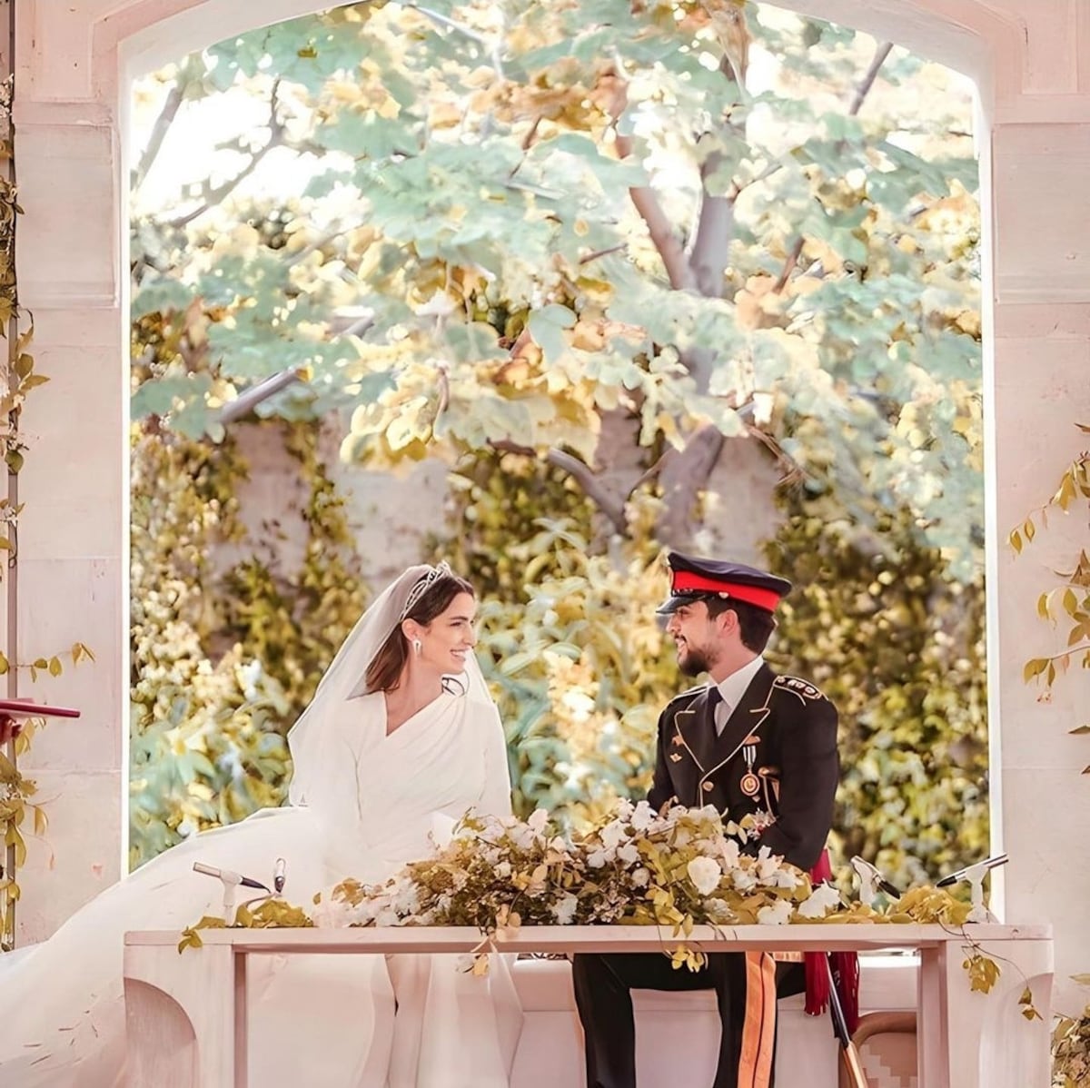 La boda real del año: el enlace del príncipe de Jordania y una arquitecta de Arabia Saudita (fotos)