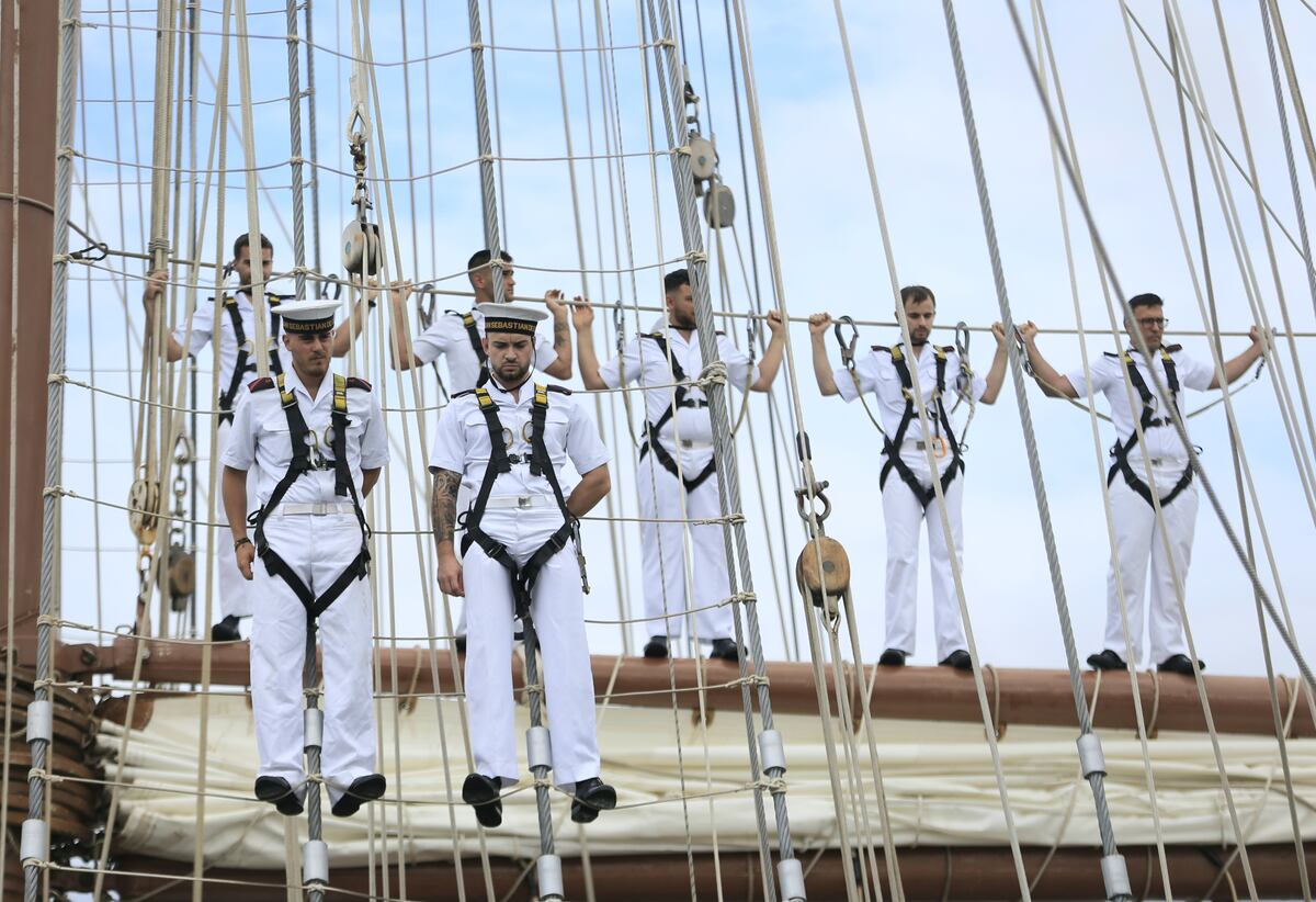 Sonrisas, abrazos y mar: la llegada de Leonor a Panamá