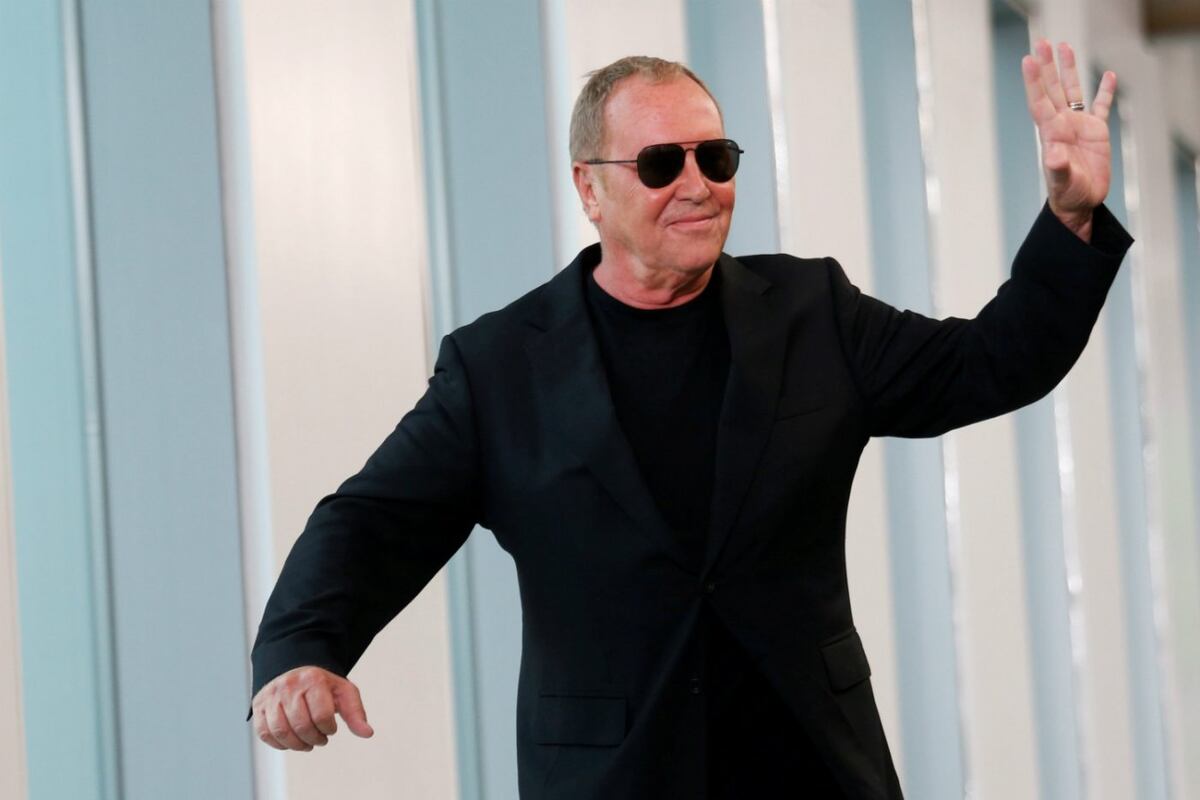 Michael Kors compra Versace por 2 mil millones de dólares