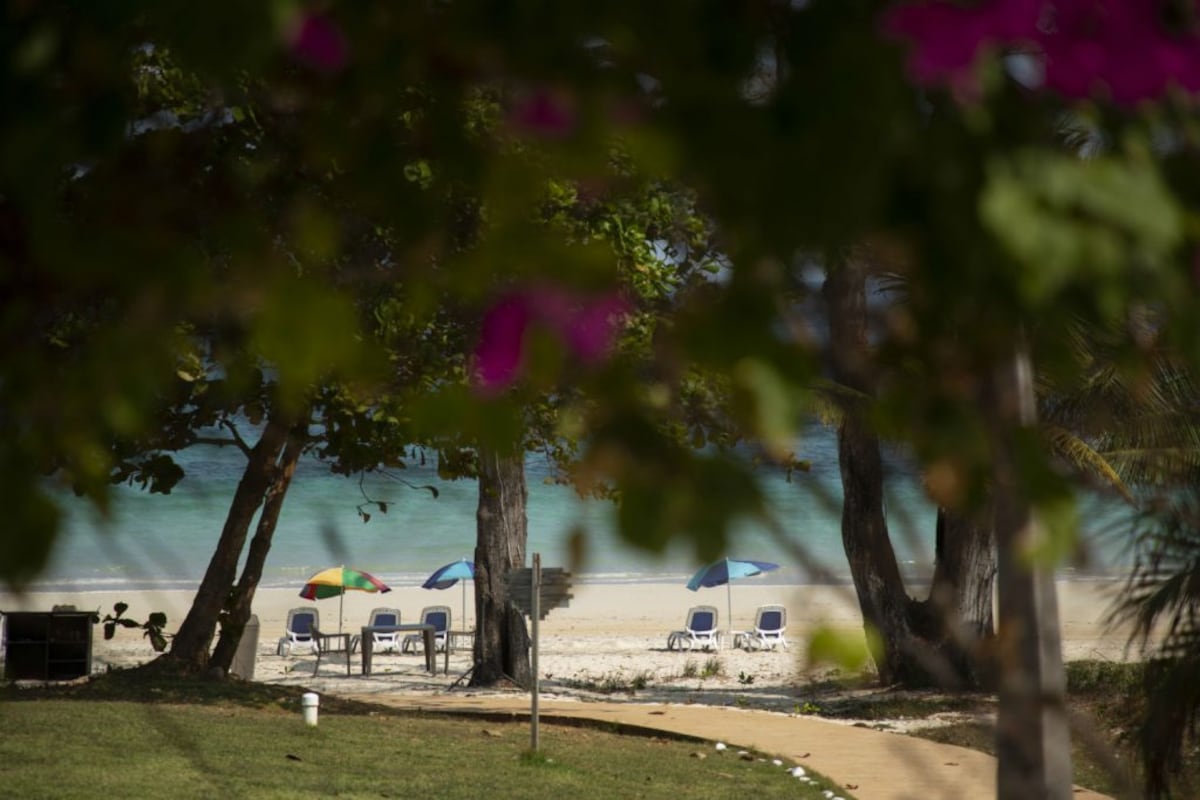 En ferry a isla Viveros, una perla azulada en el Golfo de Panamá