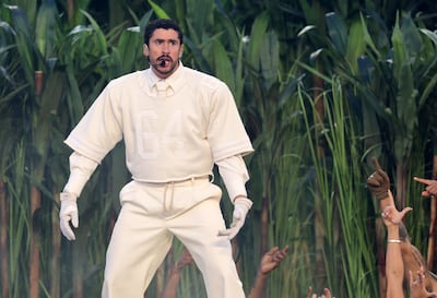 Bad Bunny vistió un conjunto diseñado por Zara durante el espectáculo del Super Bowl