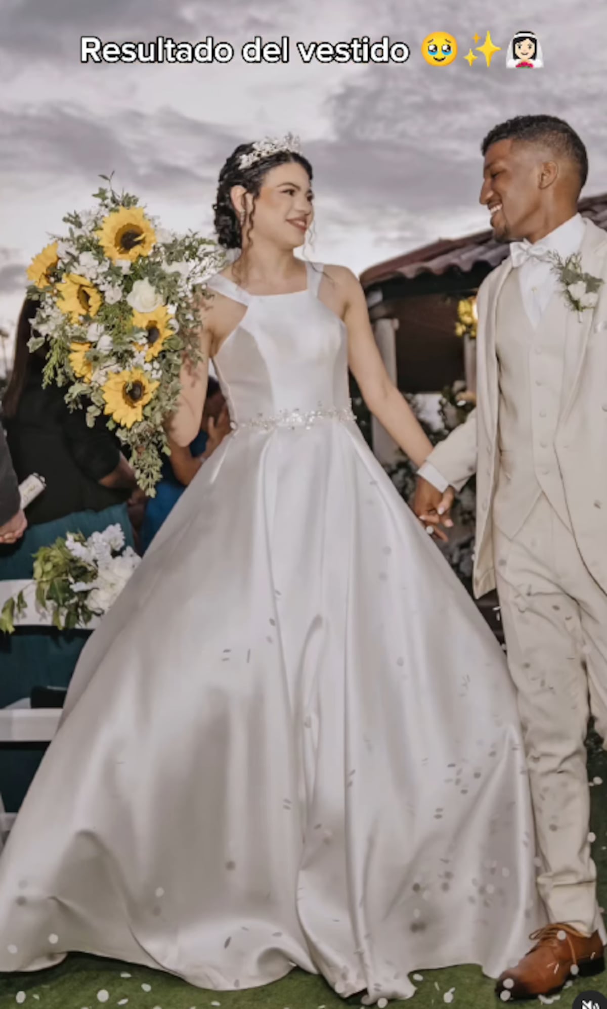 El vestido de novia de 20 dólares de una ‘influencer’ panameña: así lo encontró y lo transformó