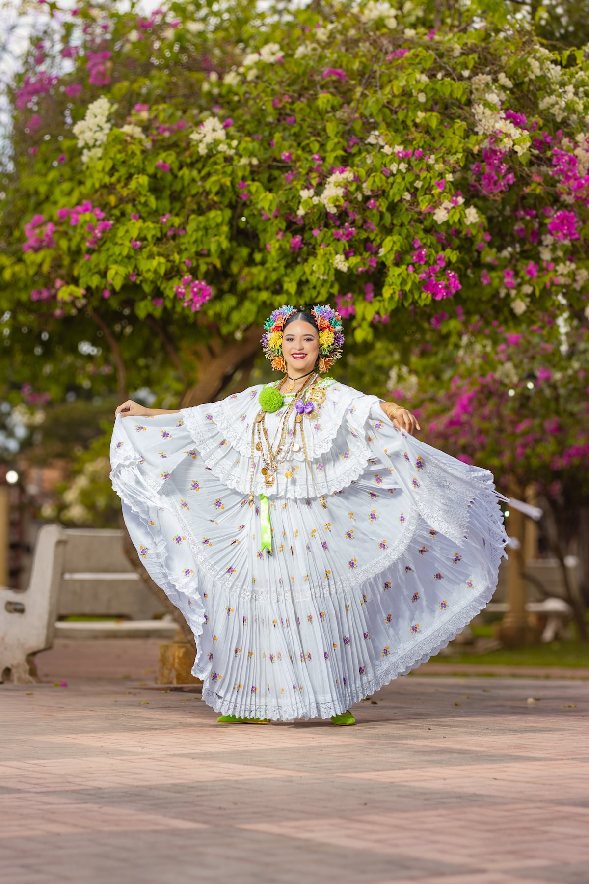 La pollera panameña a través de las reinas de nuestros festivales