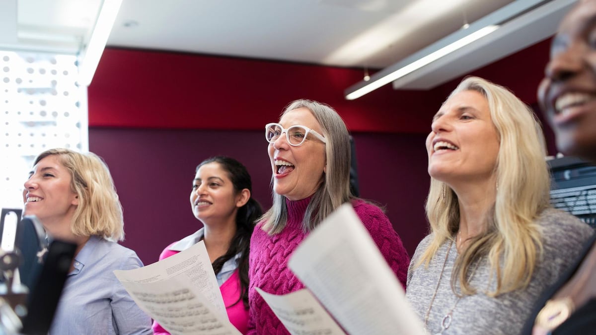 Qué tan buenos son para la salud los saunas y los baños en agua fría, según la ciencia