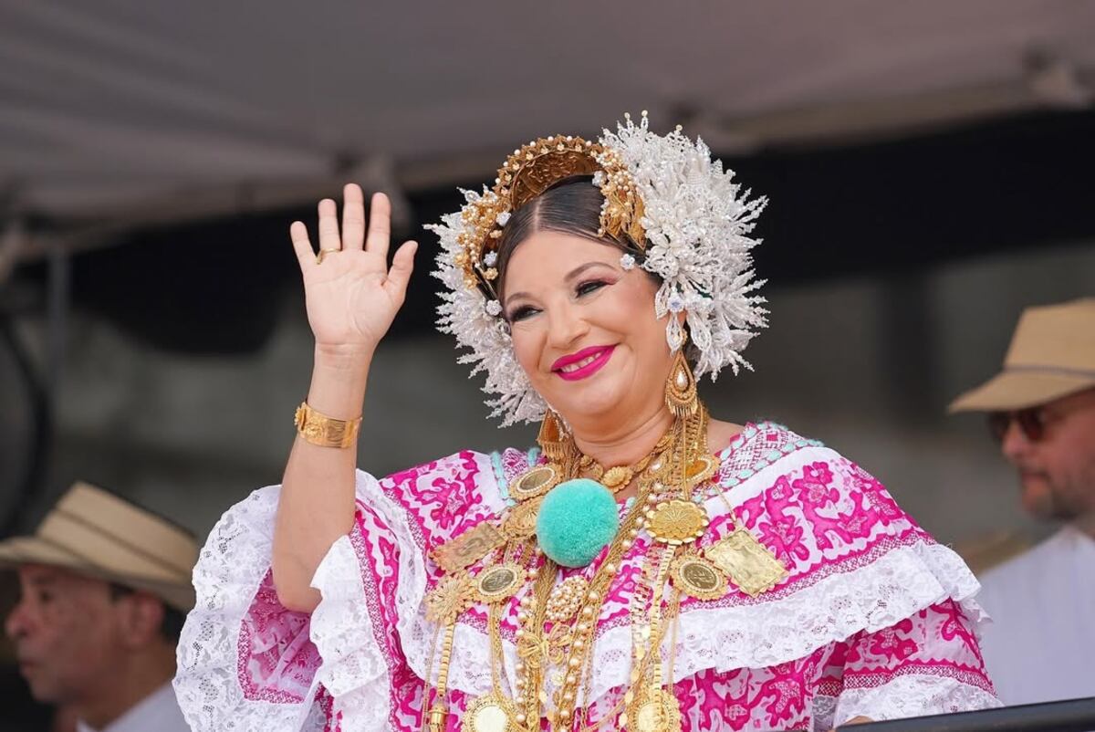 Maricel de Mulino, Irma Hernández, Nicolle Ferguson y otras personalidades en el Desfile de las Mil Polleras