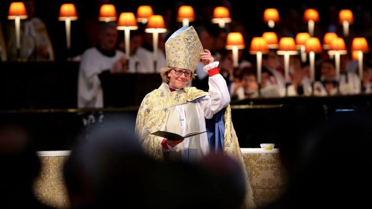 Quién es Sarah Mullally, la primera mujer que liderará la Iglesia anglicana en los casi 500 años de historia de la institución