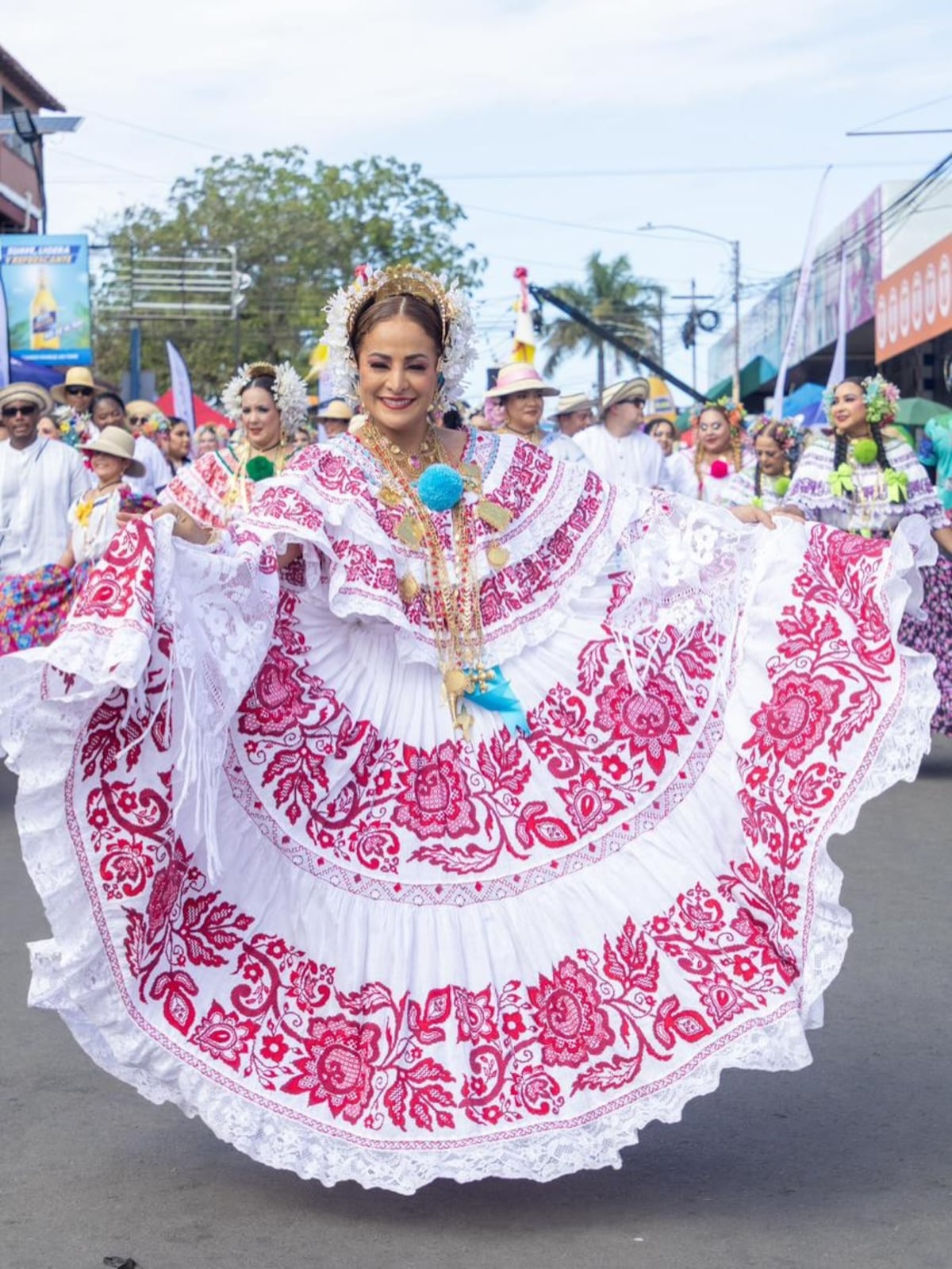 Kiara Pérez, Monique Mulino, Nicolle Ferguson y demás personalidades panameñas en el Desfile de las Mil Polleras 2026