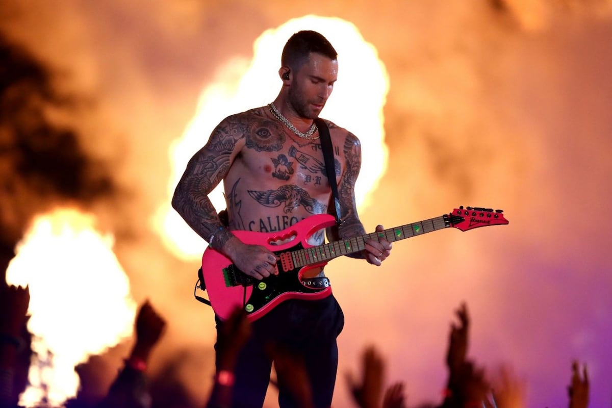 10 fotos de Adam Levine (sin camisa) en el medio tiempo del Super Bowl
