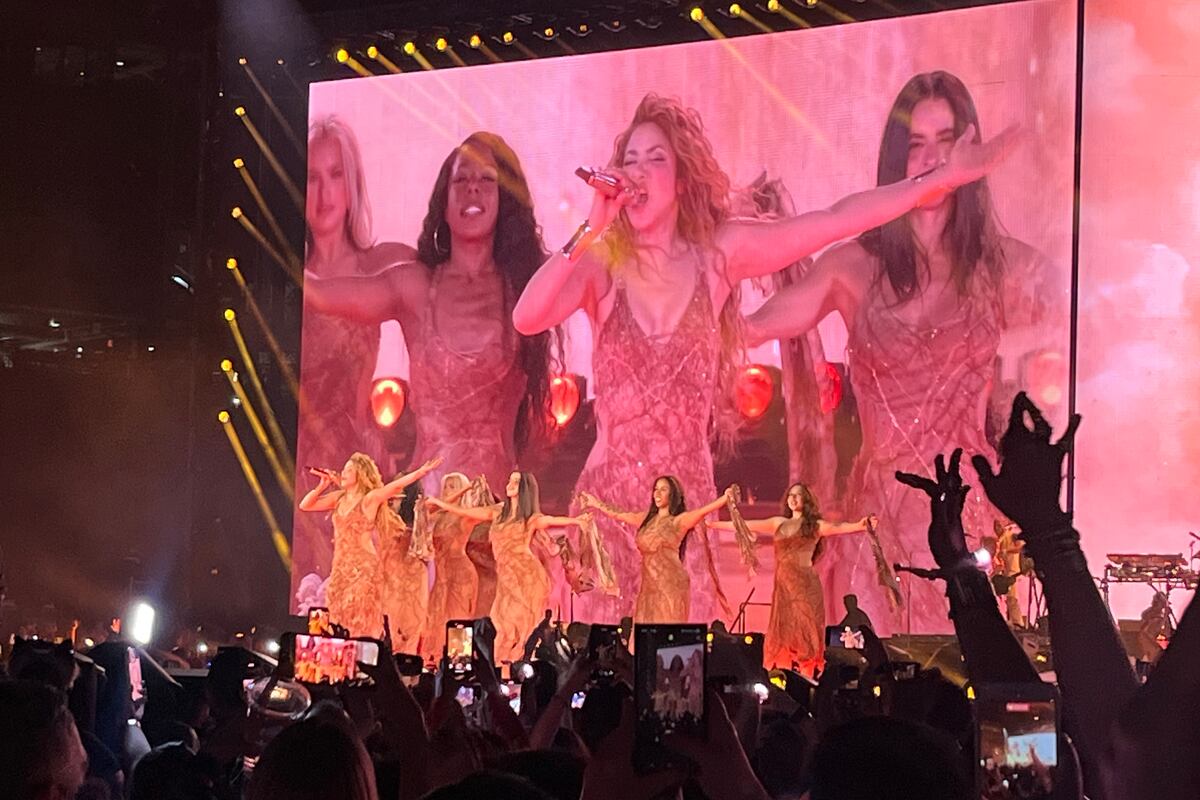 Investigan posible exposición masiva a sarampión en concierto de Shakira en Estados Unidos