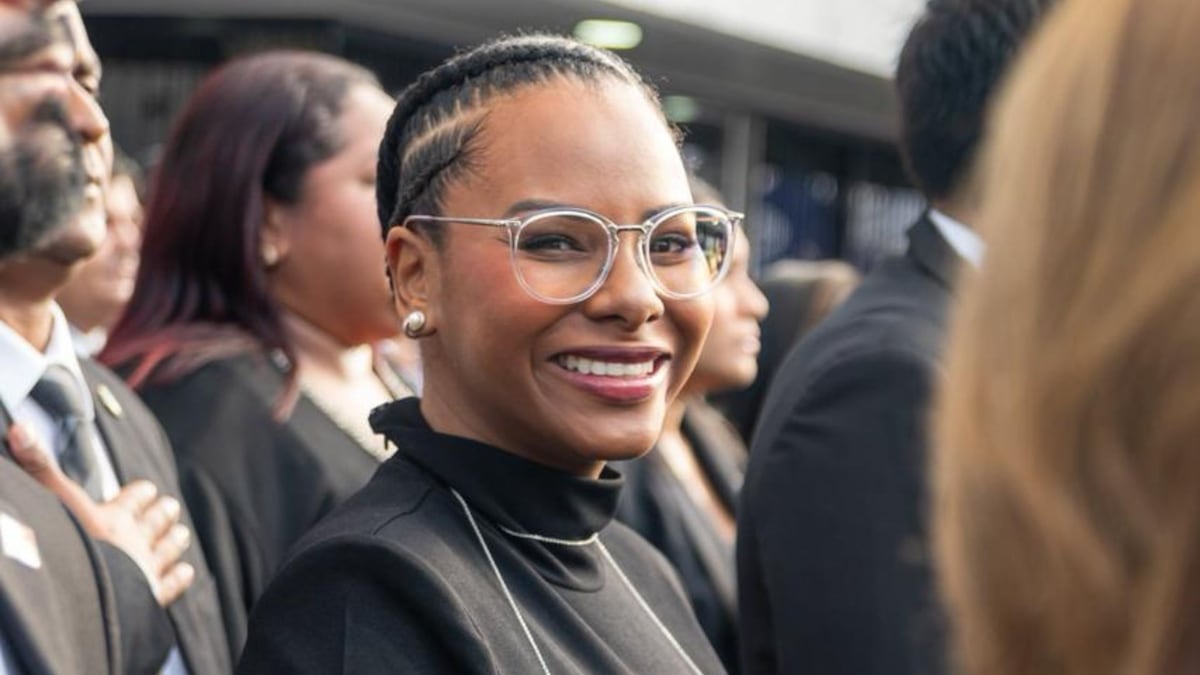 Las trenzas ‘canrols’ de la diputada Walkiria Chandler en la instalación de la Asamblea Nacional