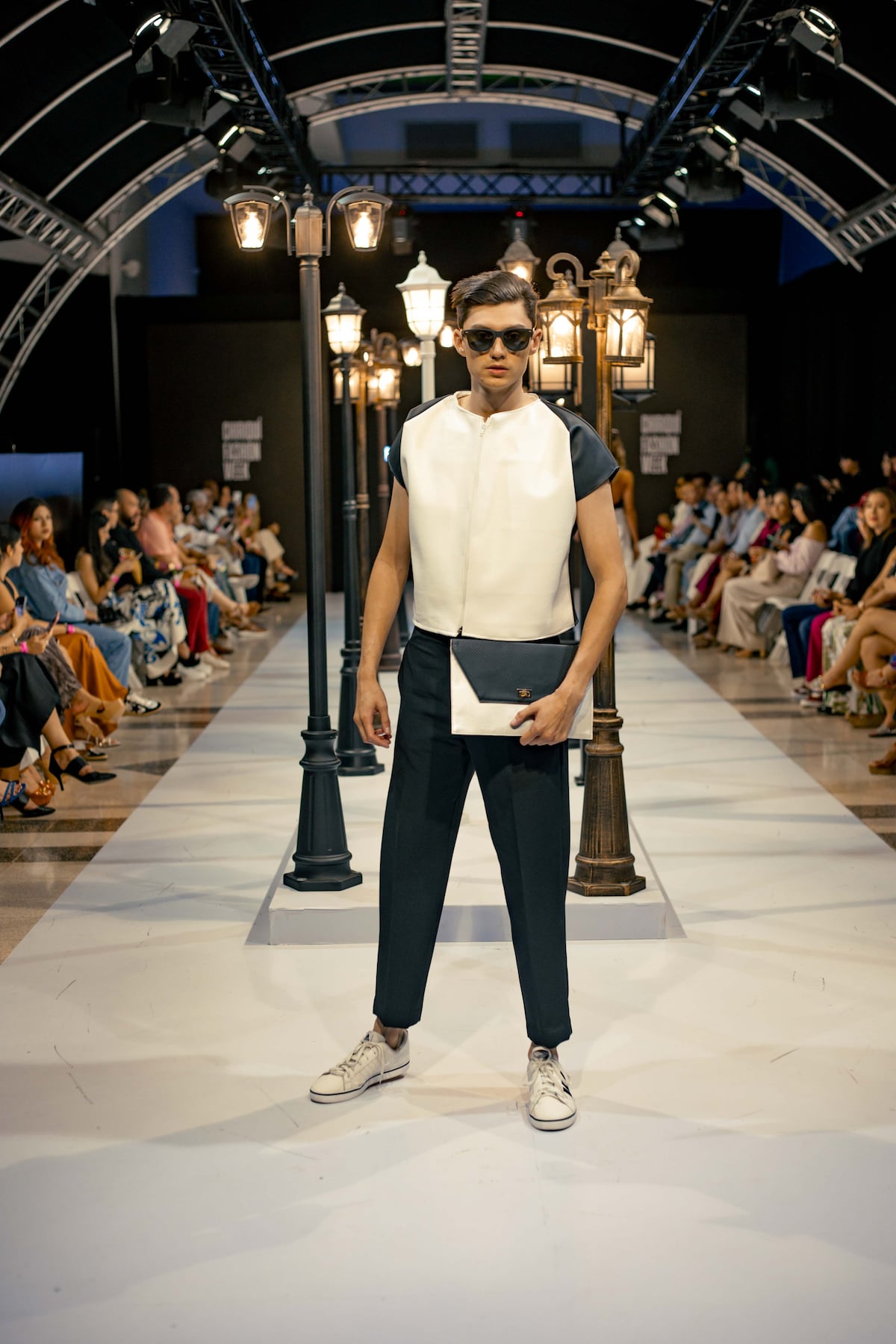 Musas de la música y reflexiones en la pasarela de Nicolas Real en Chiriquí Fashion Week