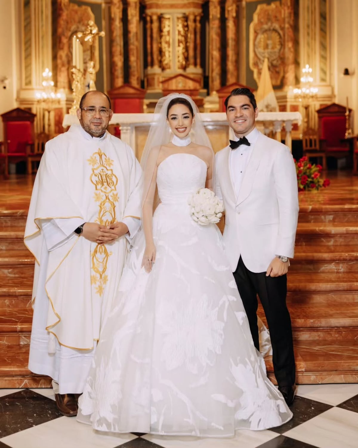 La boda de Dayana Sáez y Gio Scollo en Casco Antiguo y con banda musical
