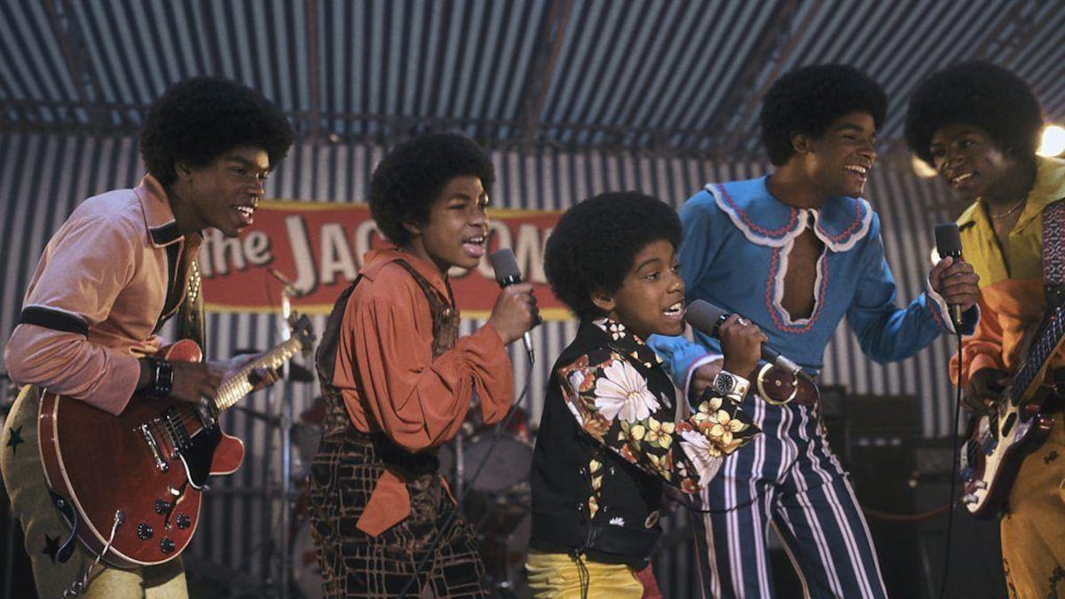Por qué la nueva película sobre el “Rey del Pop” Michael Jackson promete ser tan exitosa como polémica