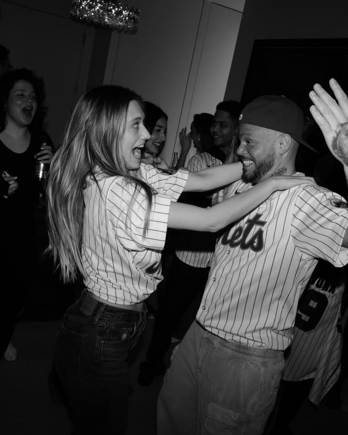 ‘Una fiesta de locos’: Así fue la celebración por el cumpleaños 47 de Residente