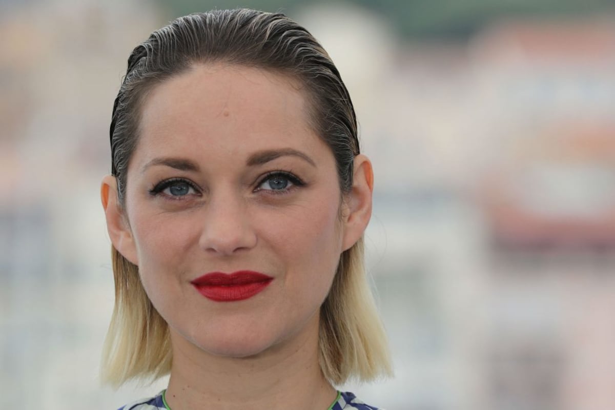 Piel iluminada y toques de color, las nuevas tendencias de maquillaje