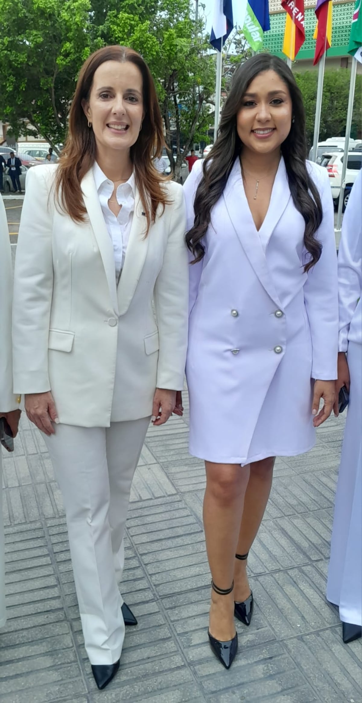 Así fueron los ‘looks’ en blanco de las diputadas en la instalación del nuevo período de la Asamblea Nacional