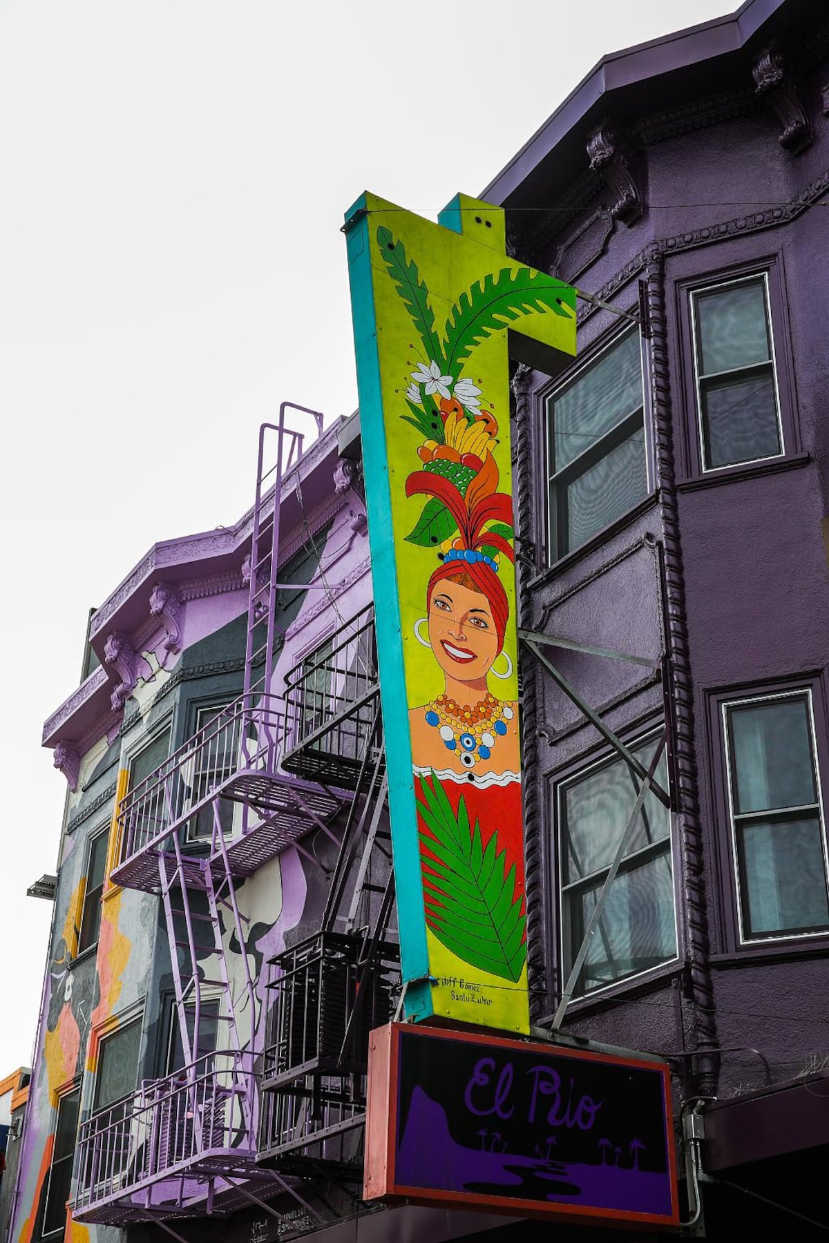 El trágico final de Carmen Miranda, la “bomba brasileña” que acabó consumida por el Hollywood que le dio fama mundial