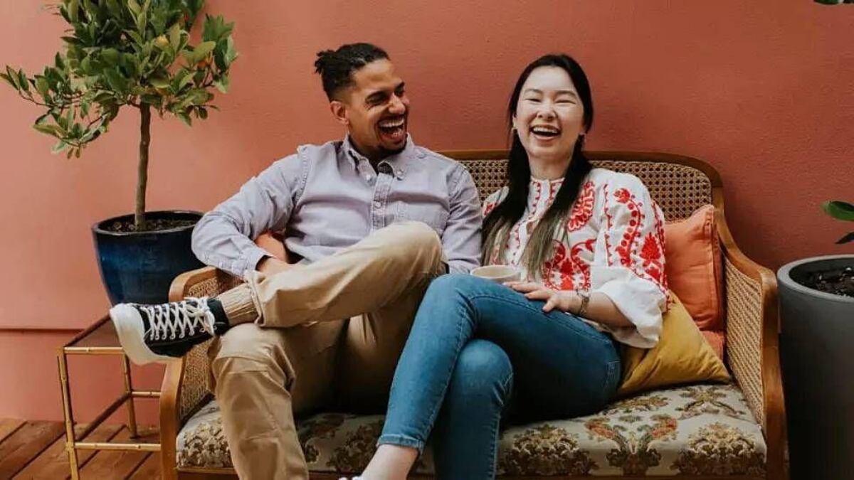 Por qué cambiamos nuestra forma de hablar cuando nos expresamos en otro idioma