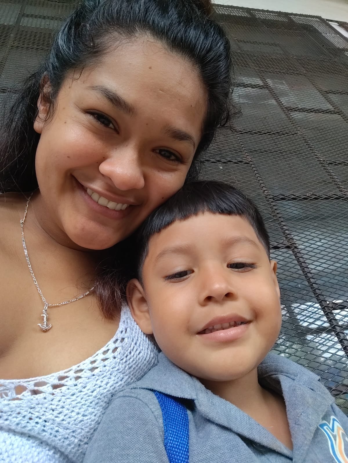 La doble misión de Ana: una madre joven y uniformada del Senan