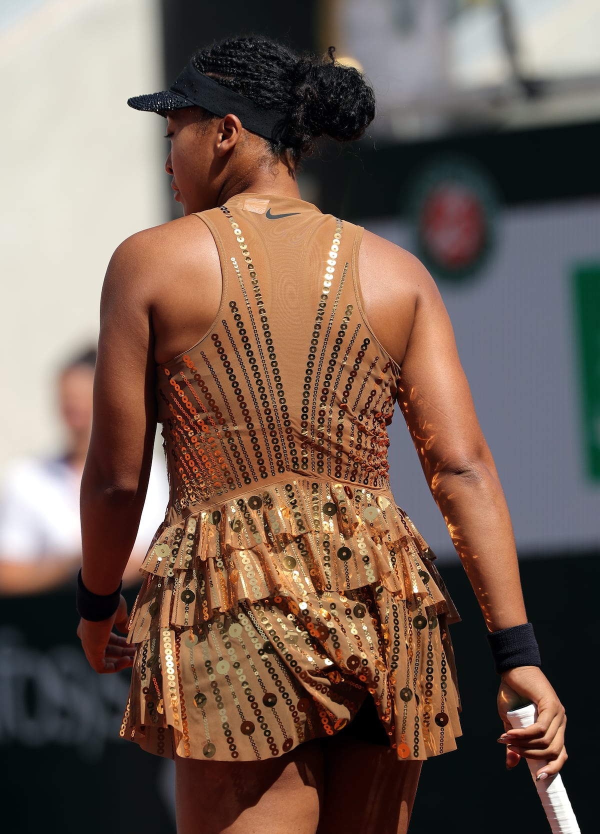 El conjunto de lentejuelas de la tenista Naomi Osaka para competir en el French Open