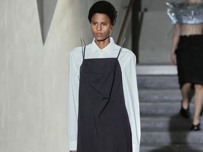 La modelo panameña Roshni Copriz desfila en el París Fashion Week