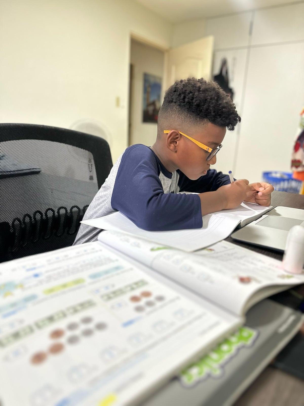 ‘Homeschool’ en Panamá: una familia comparte su experiencia educando a su hijo de tercer grado en casa