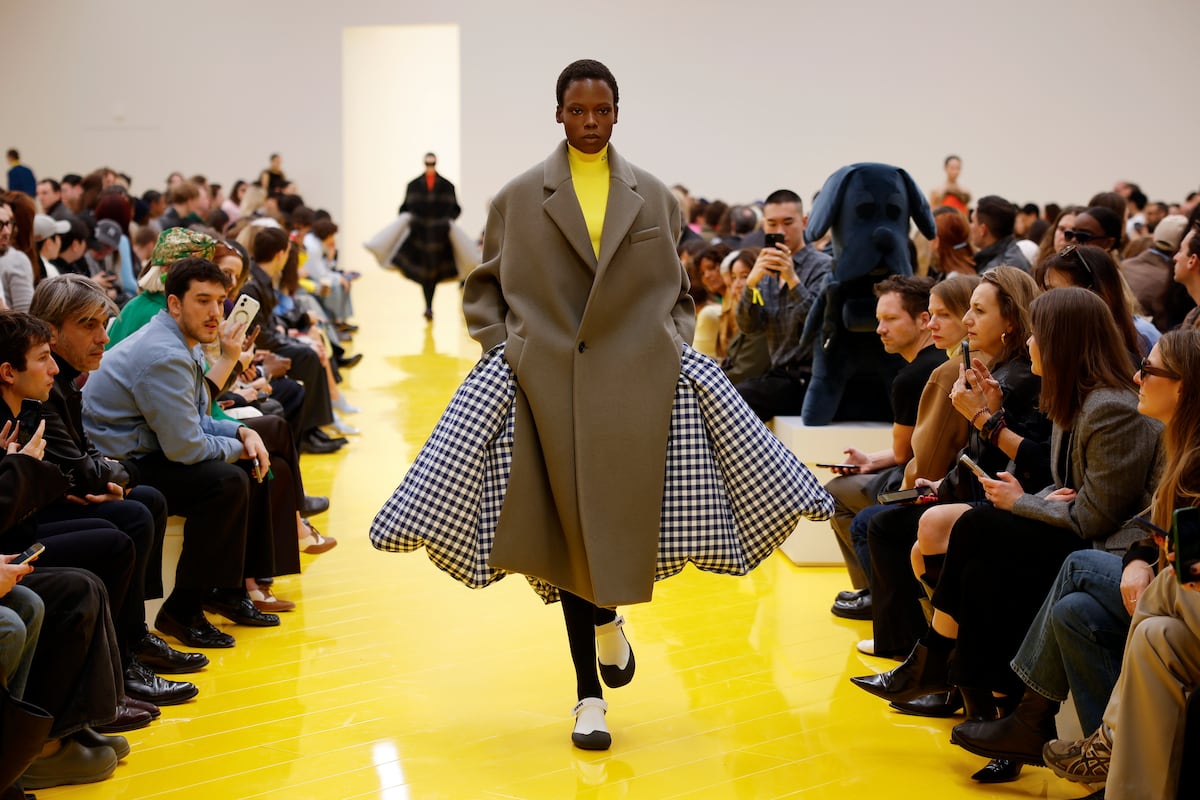 Loewe se echa al mar en la semana parisina de 'prêt-à-porter'