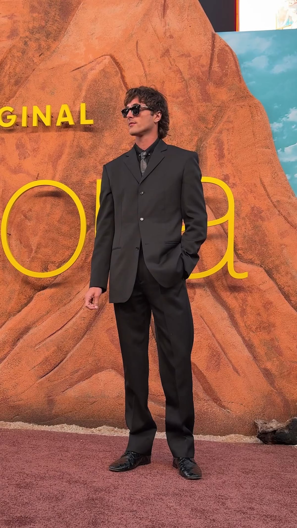 Vestidos creados hace 30 años y lentejuelas: los ‘looks’ del elenco de Euphoria para el estreno de su última temporada