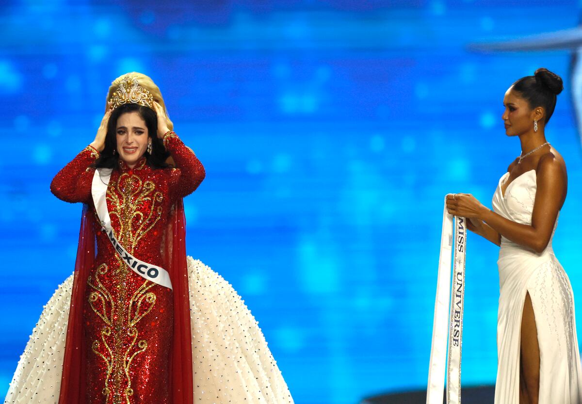 La mexicana Fátima Bosch gana Miss Universo entre denuncias de fraude en su elección
