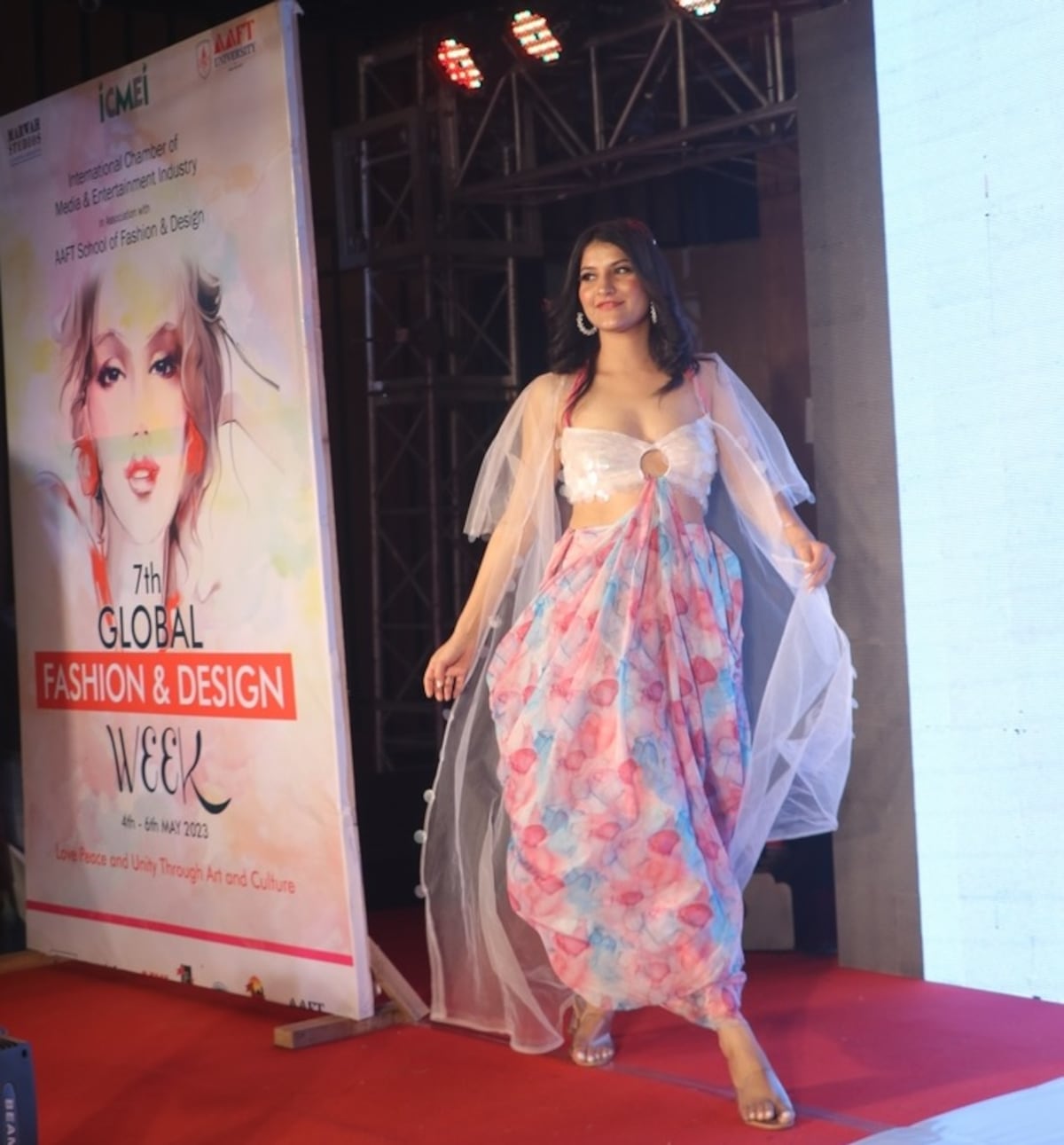 Diseños inspirados en Panamá se lucieron en una pasarela de moda en India