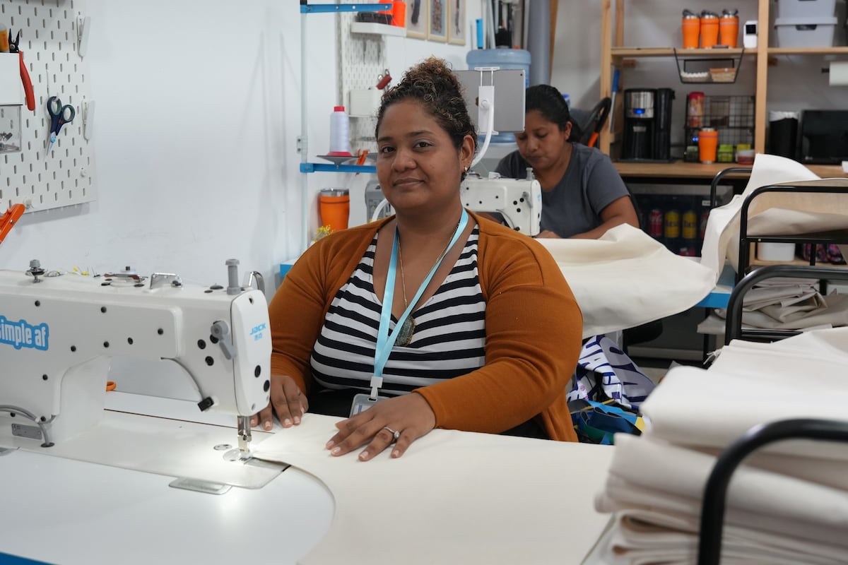 Fuerza entre costuras: mujeres que cosen y crecen