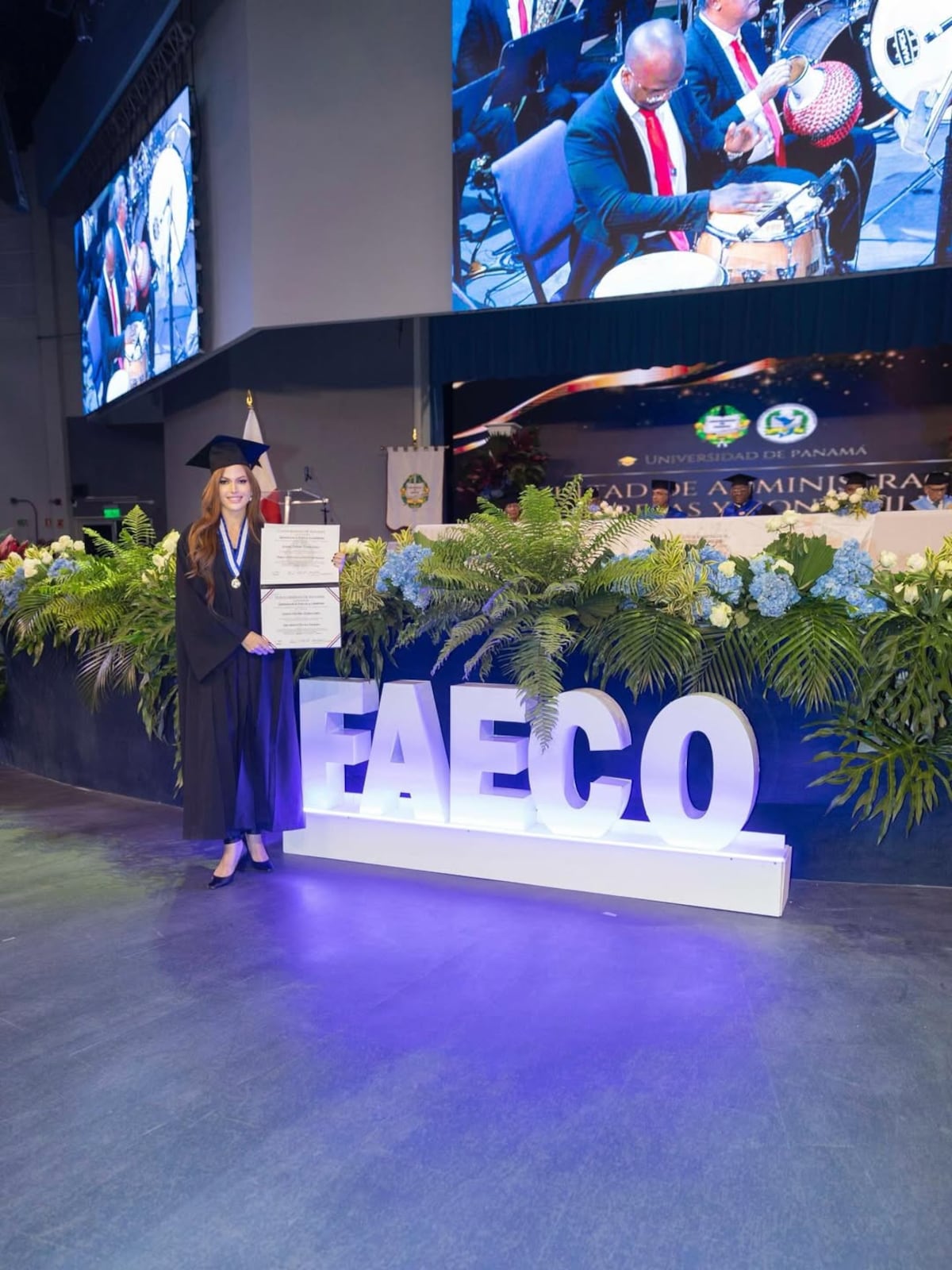 La ex diputada Génesis Arjona celebra su graduación de la Universidad de Panamá, ahora suma siete títulos universitarios