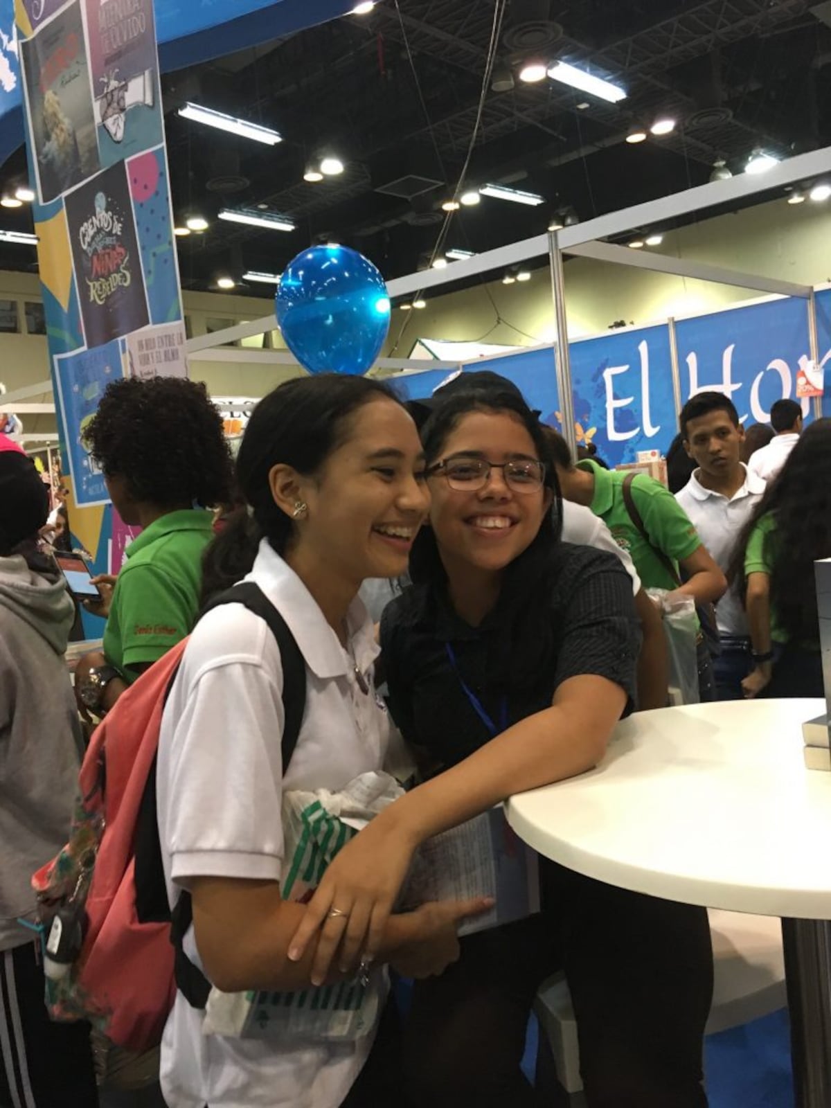 Daniella Castillo, la adolescente panameña autora de seis novelas