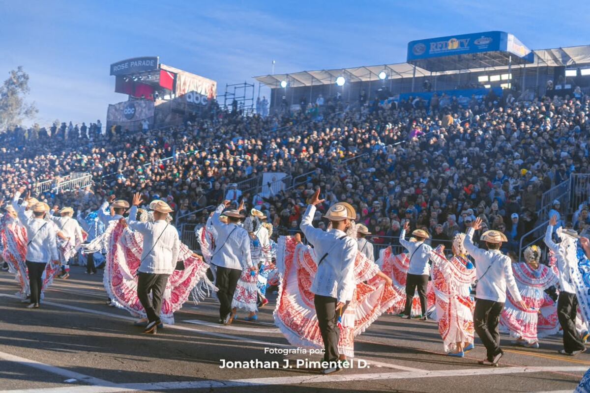 De Chitré a Pasadena: El Colegio José Daniel Crespo participa del Desfile de las Rosas